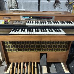 Thomas El Camino 163 Electric Organ - FREE