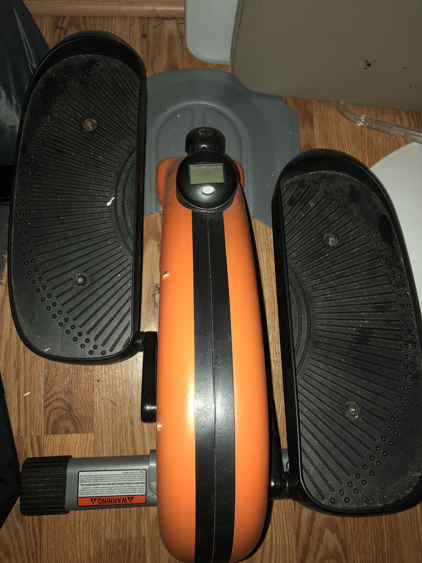 Space saver elliptical