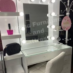 Vanity Set Hollywood Mirror LED Lights Makeup Table Brand New✨