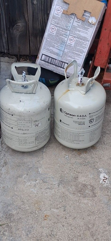 2 Tanques De Gas Para Refrigeración Para Comercial  448A.  