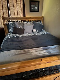Queen Solid Knotty Pine wooden sleigh bed