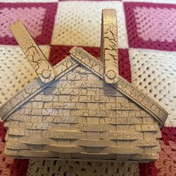 Gerald E Henn 1999 Mother’s Day Basket 