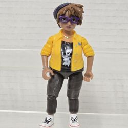 TMNT Mutant Mayhem  April O'Neil @ToyBros 