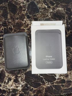 Wallet With MagSafe Made By Apple