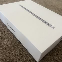 MacBook Air M1 256GB - Like New 