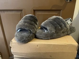 UGG Fluff Yeah Slide (Size 5) With Canvas Bag