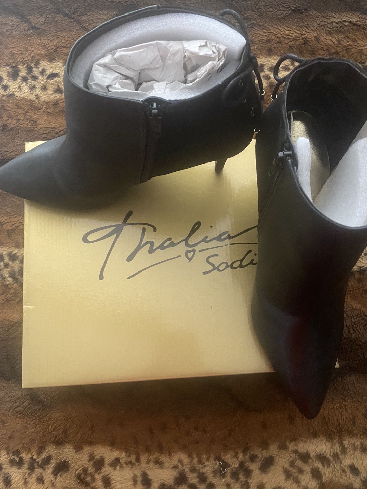 New In Box - Thalia sodi Black Bootie Heels