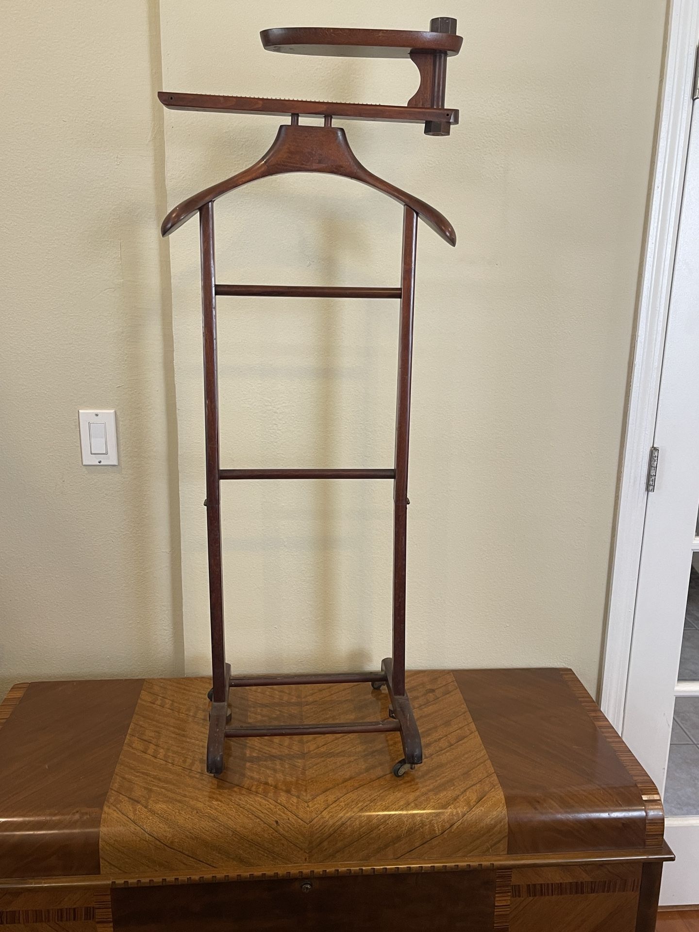 1940 / 1950's Gentleman's Collapsible Travel Wood Valet Stand with Wheels. Made in Italy