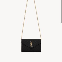 CLASSIC CASSANDRE CHAIN WALLET IN GRAIN DE POUDRE LEATHER