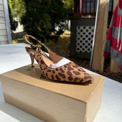 Leopard print kitten heel pumps with white strap size 7.5