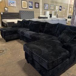 Double Chaise Sectional. 🚚WE DELIVER🚚