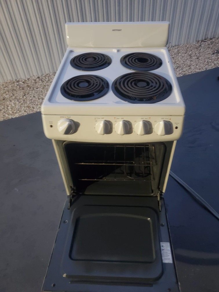 Estufas / Cocinas Electricas De Mesa De 2 Hornillas / Nuevas for Sale in  Carol City, FL - OfferUp