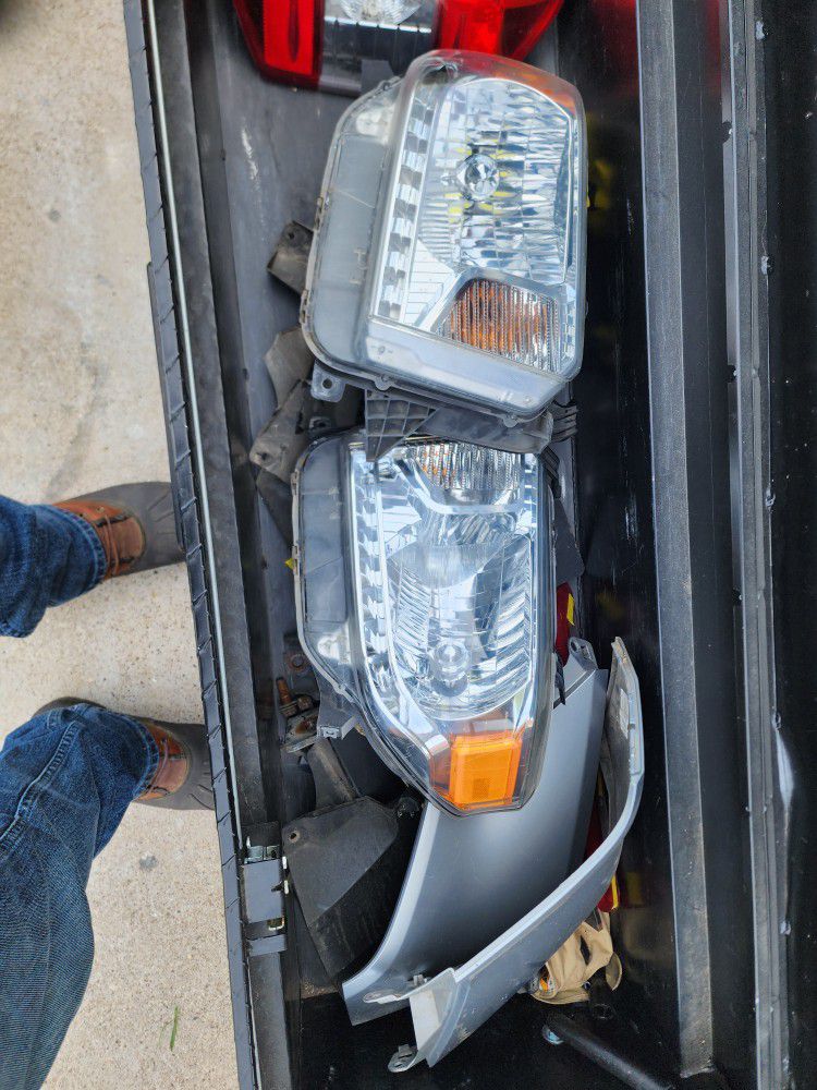 15 Tundra Oem Headlamps And Tail Lamps