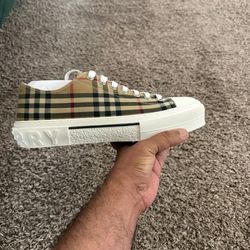 Burberry Shoes 