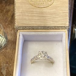 10kt White Gold Diamond Ring Size 9