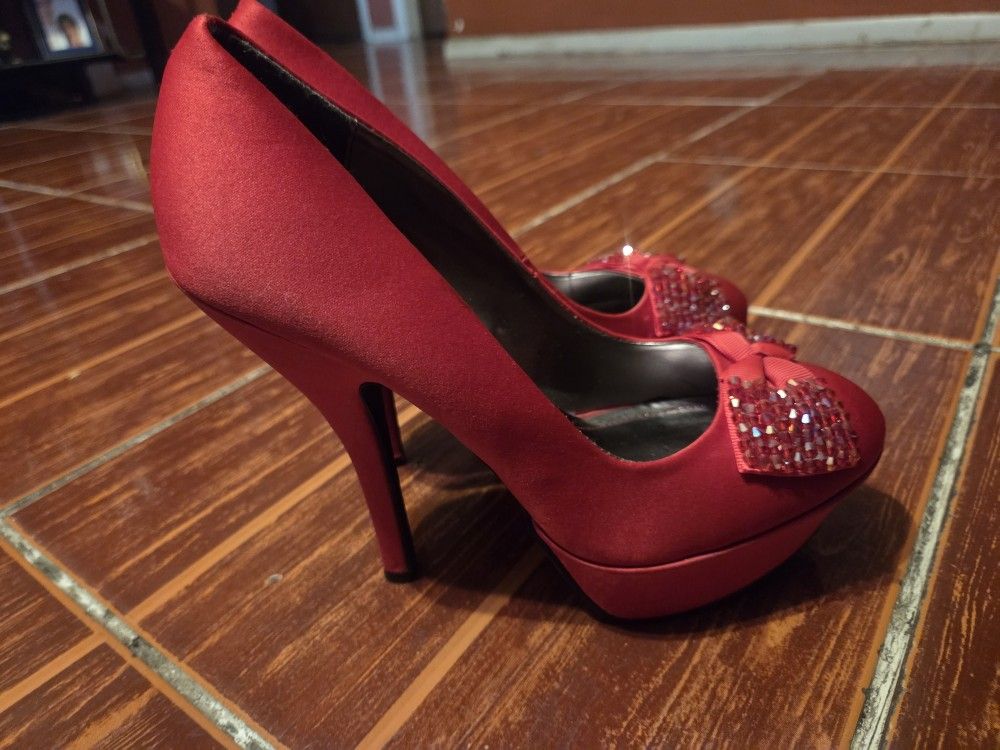 Brand New Red Heels π Size 7.5
