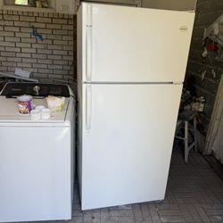 ❤️PERFECT RUNNING  VERY LARGE  21 CU FT.🇺🇸WHITE FRIDGE🇺🇸RUNS LIKE NEW🎉THERS NO ISSUES🎊I WILL DELIVER IT FOR FEE😻THERES NOTHING  MISSING INSIDE 