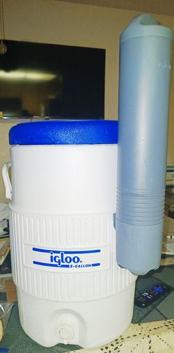 5-Gallon Igloo Seat Top Beverage Cooler with a side-mounted cup dispenser