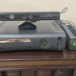 XBOX 360 Console- 120 GB - With Microsoft 1414 Xbox 360 Kinect Sensor Bar - Black