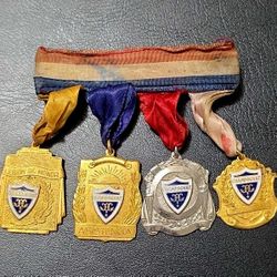 4 Medallas De Escuela Champagnat-cuba-legion De Honor-asistencia