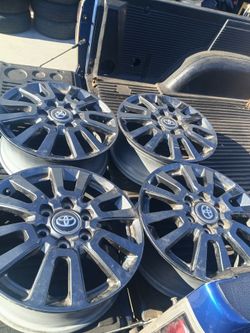 2024 Toyota Land Cruiser 18" 6lug rims (4) w/ Tpms