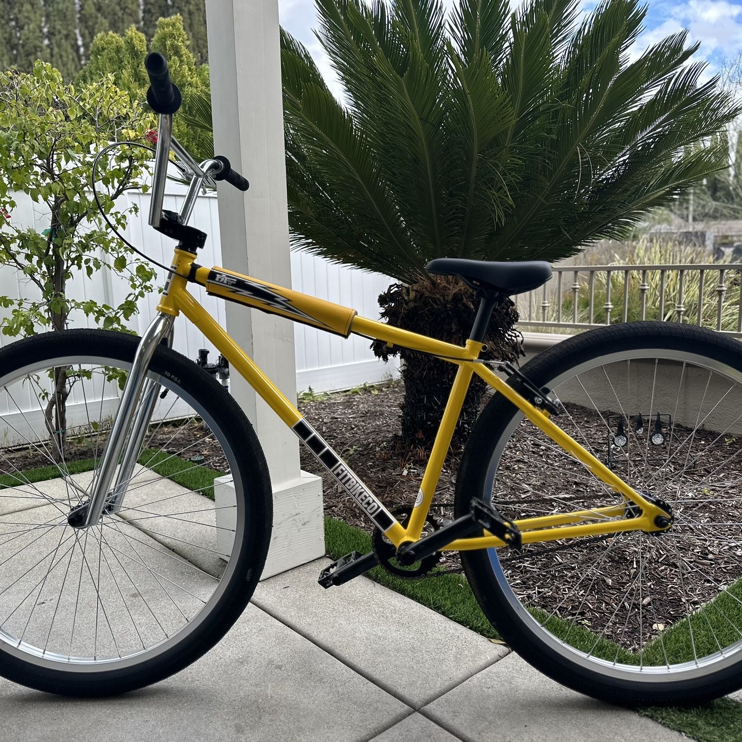 Fit Bike Co 2023 CR 29 BMX Bike (23.75" Toptube) (Hurricane Yellow)  