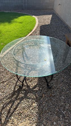 Glass round table