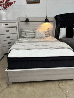 Queen size bed frame new in a box mattress included  we offer same day delivery   Cama Queen size Nueva en Caja Colchon. Incluido entregamos a domicil