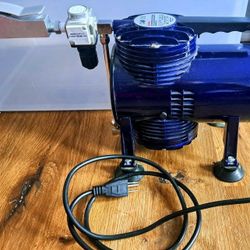 Corded Air Compressor For Pneumatic Tools Bubble Wrap Pre-Owned Great condition 