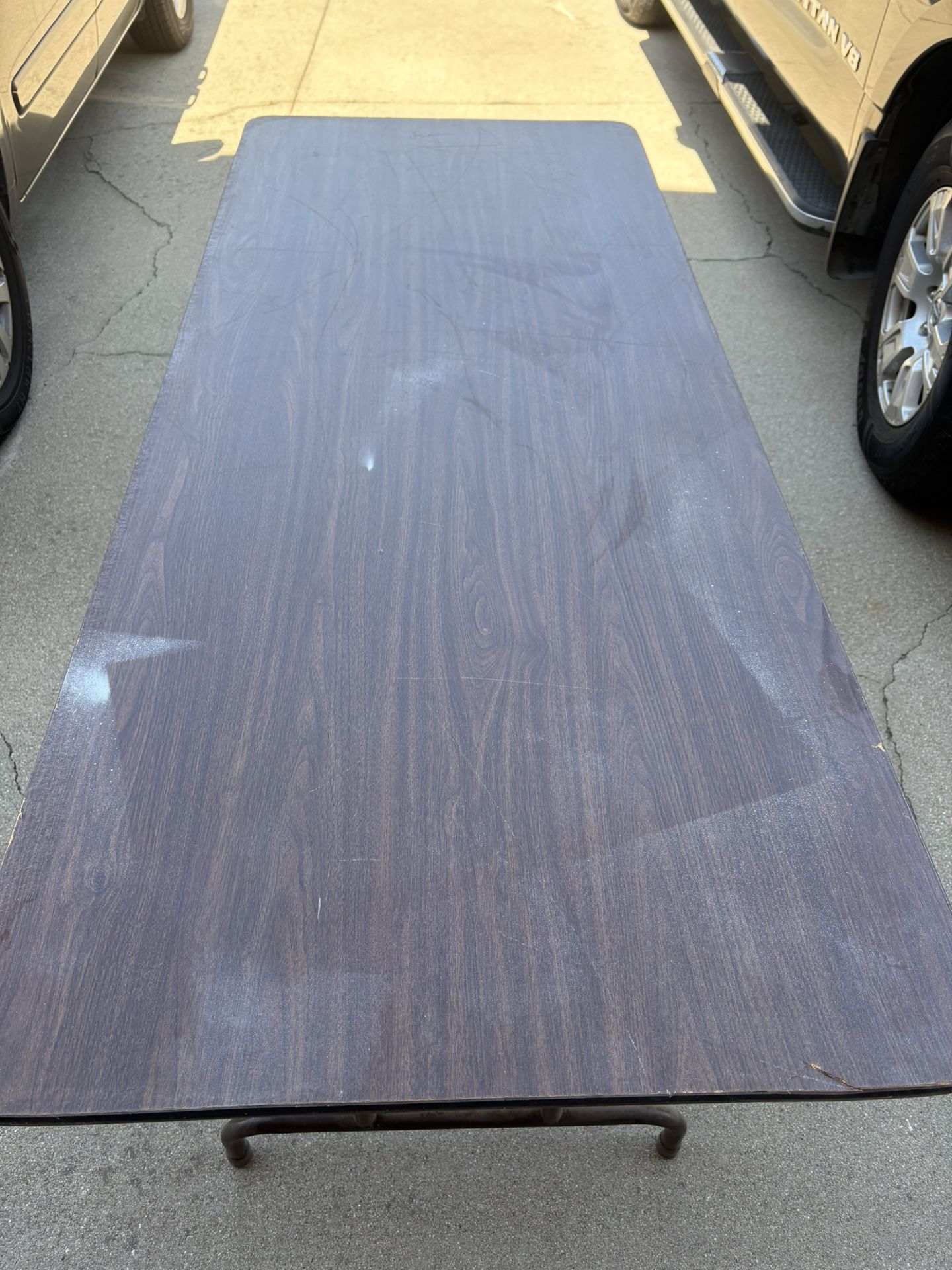 Folding table