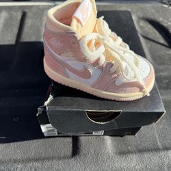 Jordan 1 Retro High OG Size 5C Washed Pink