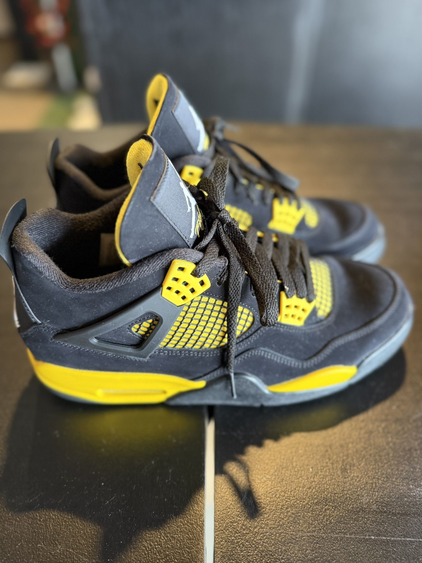 Jordan 4 Retro Thunder 10.5