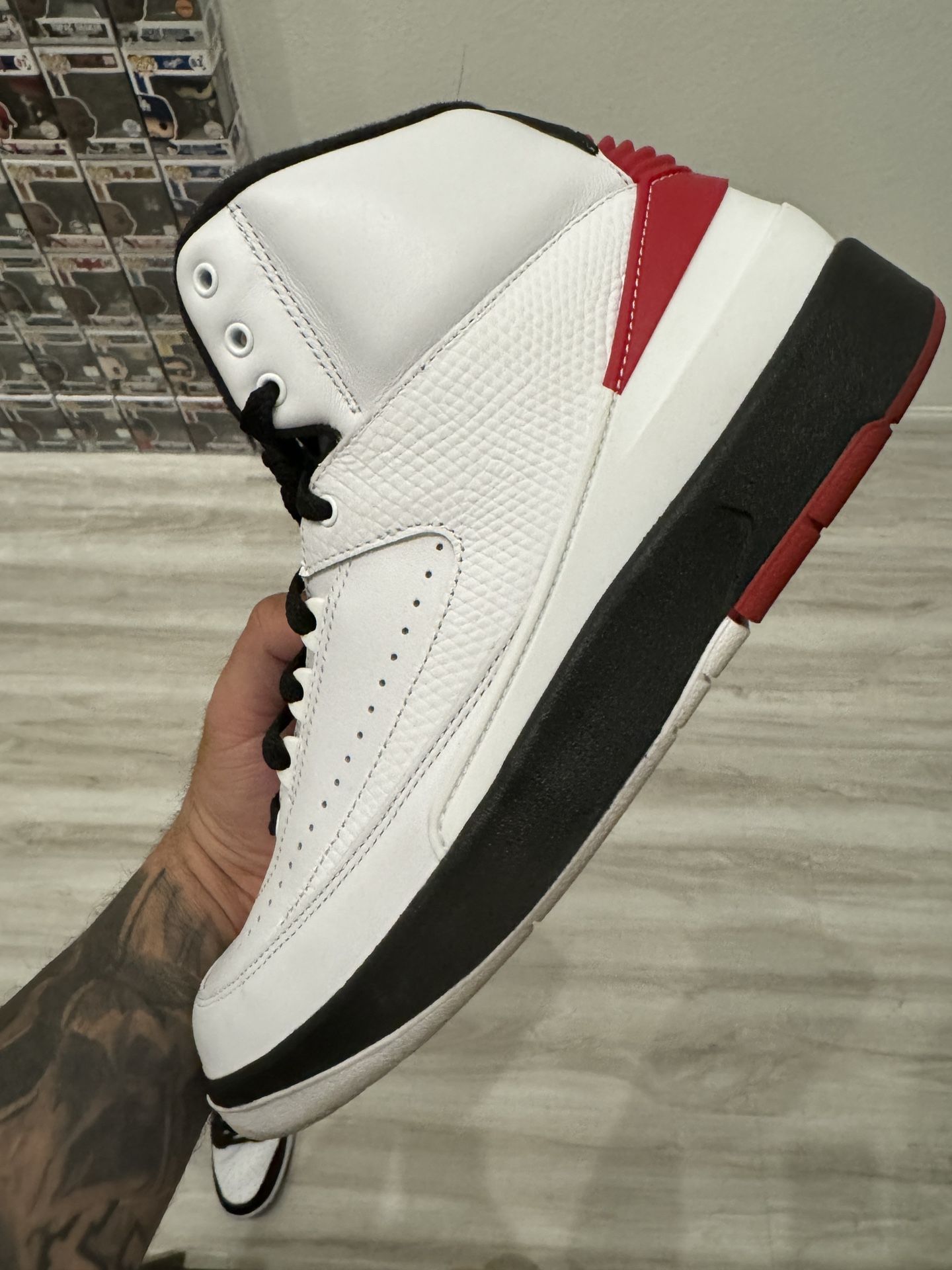 Air Jordan Retro 2 Chicago 