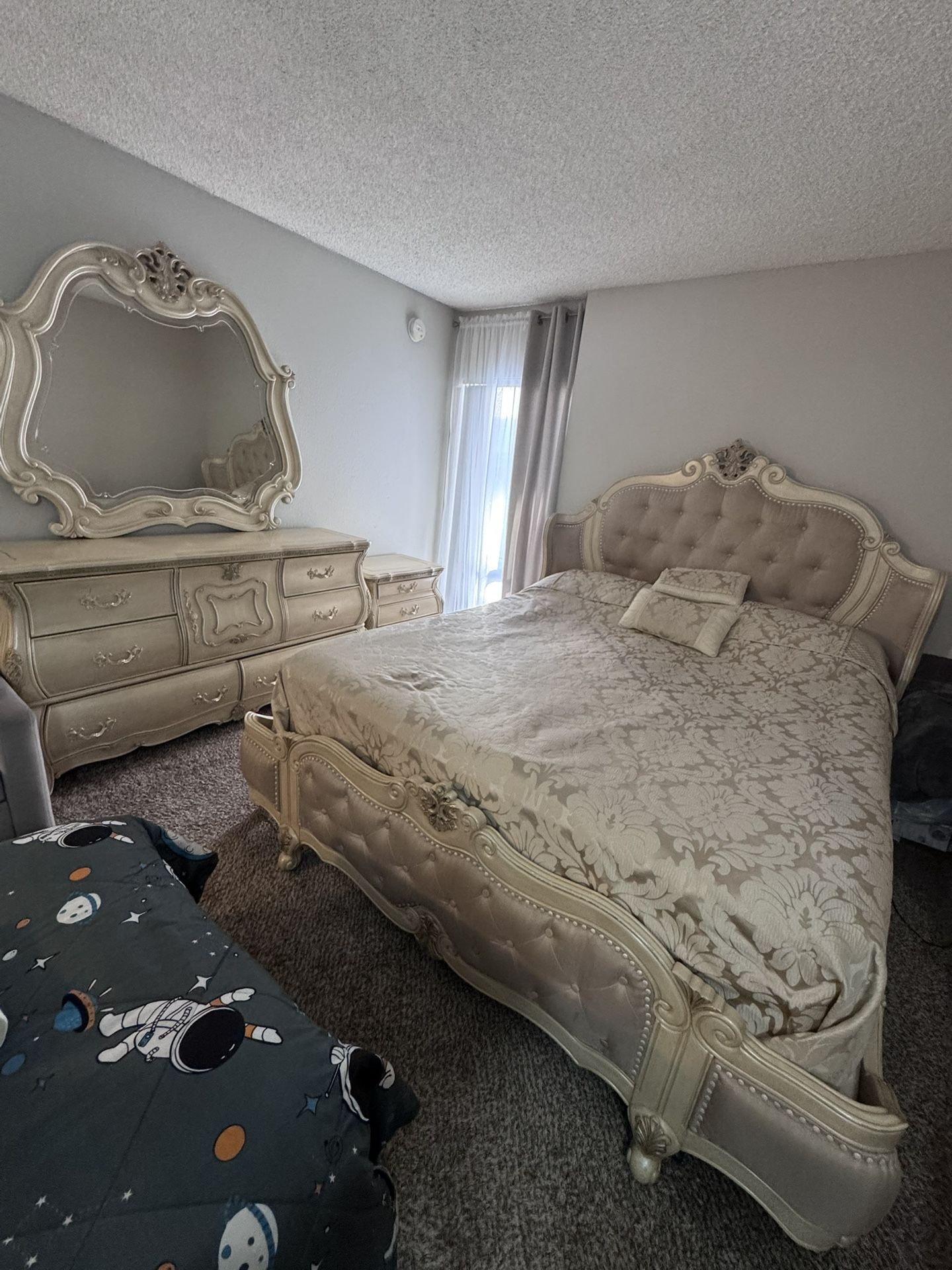 Bedroom Set 