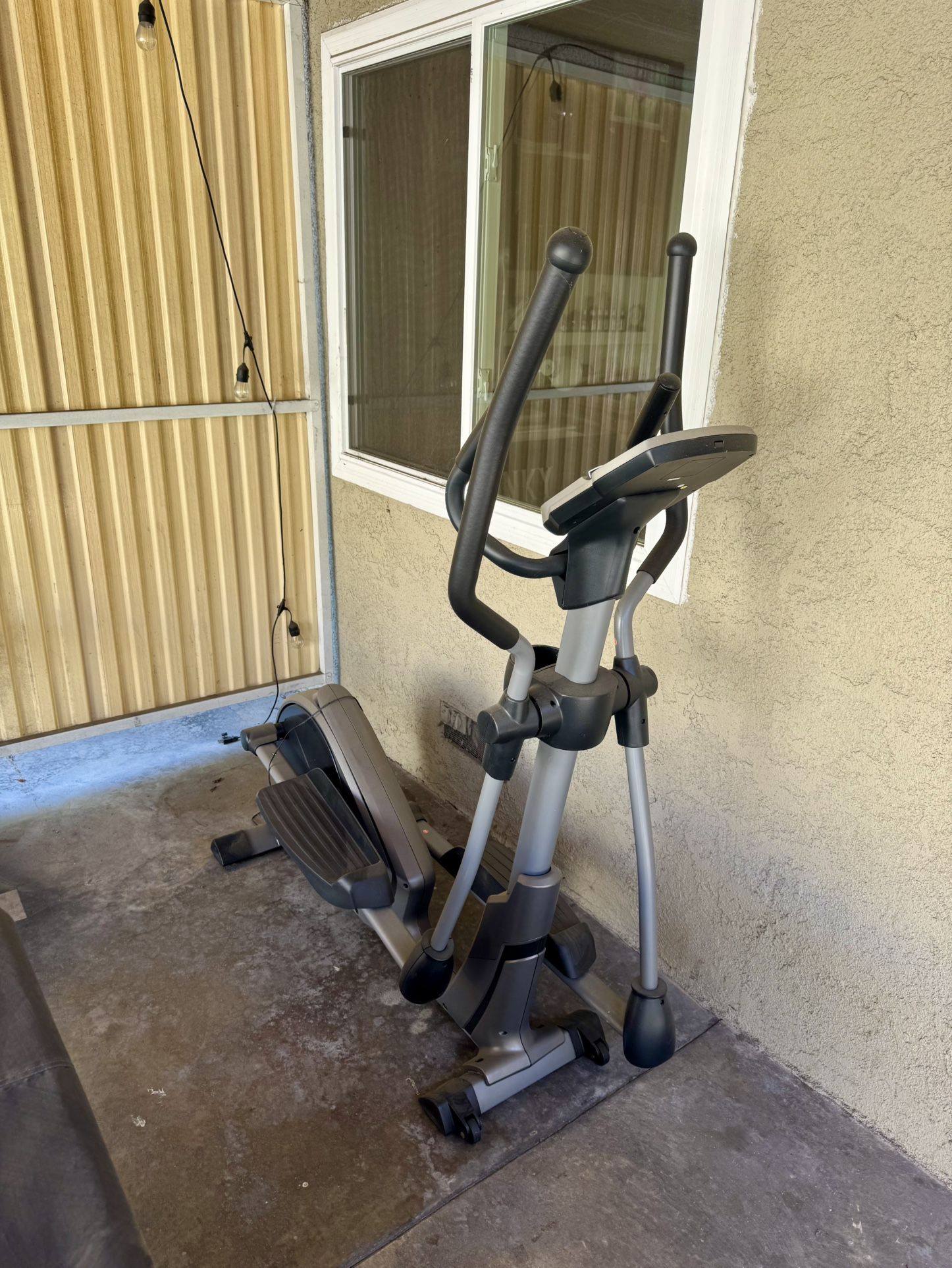 Sunny Elliptical Machine - Perfect Condition
