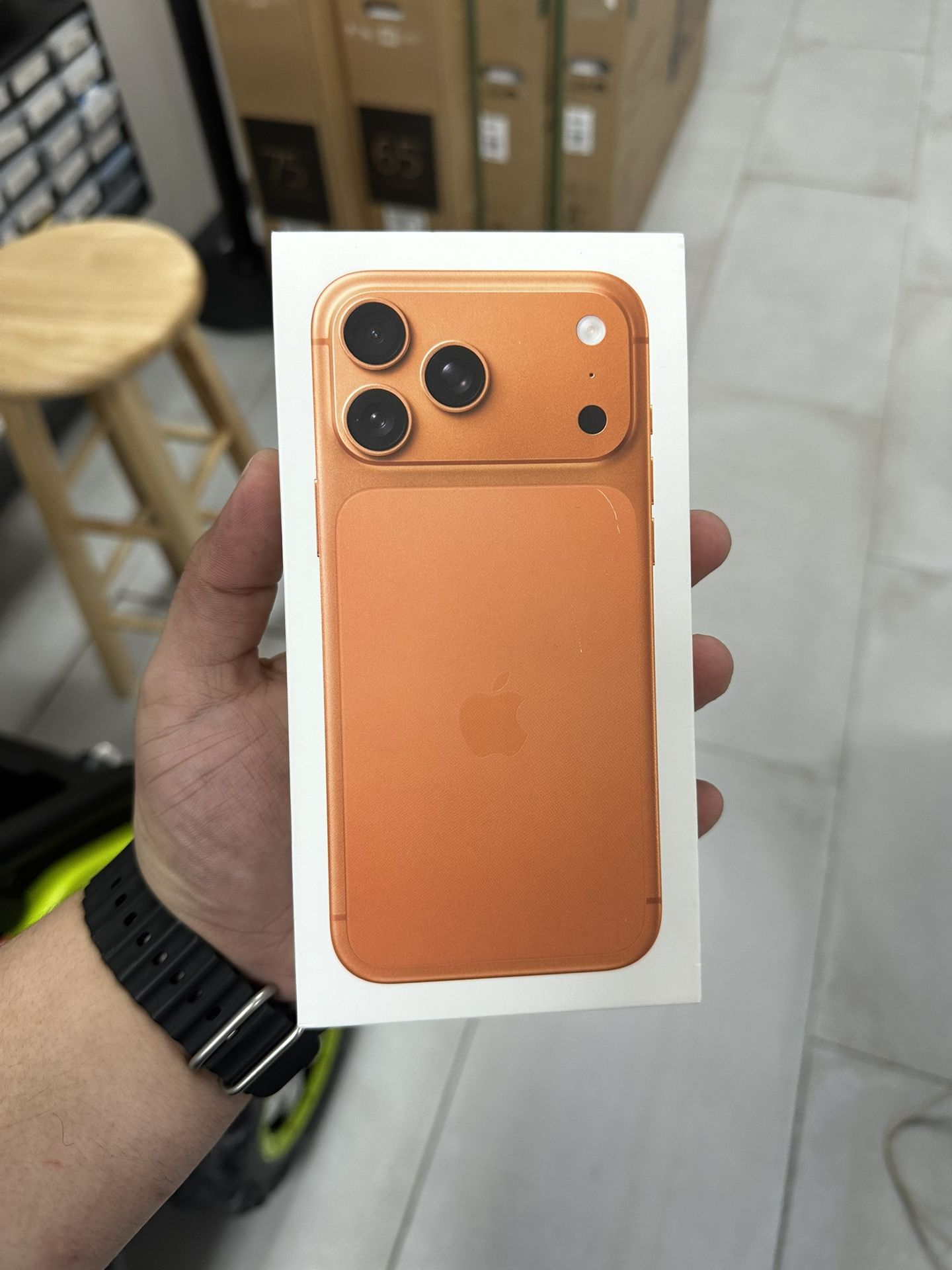 iPhone 17 Pro Max Unlocked 256GB! Finance For $50 Down Payment!!