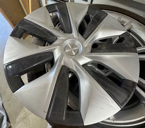 Tesla Model Y 19 inch wheels with tires