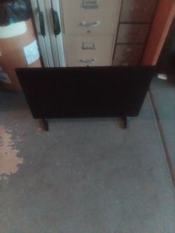 32 in insignia smart tv $25has remote