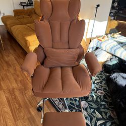 Computer Chair w/ Footrest