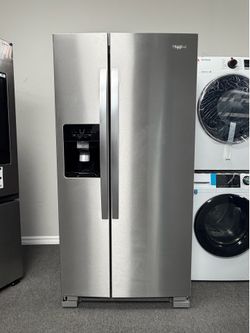 Whirlpool refrigerator 33” width