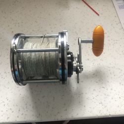Penn senator 6 Fishing Reel W/Braded Line In Good Condition 