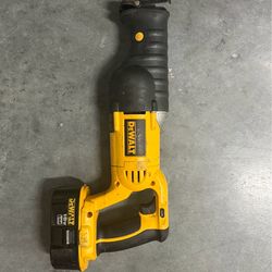 Dewalt 18v saw saw  and battery