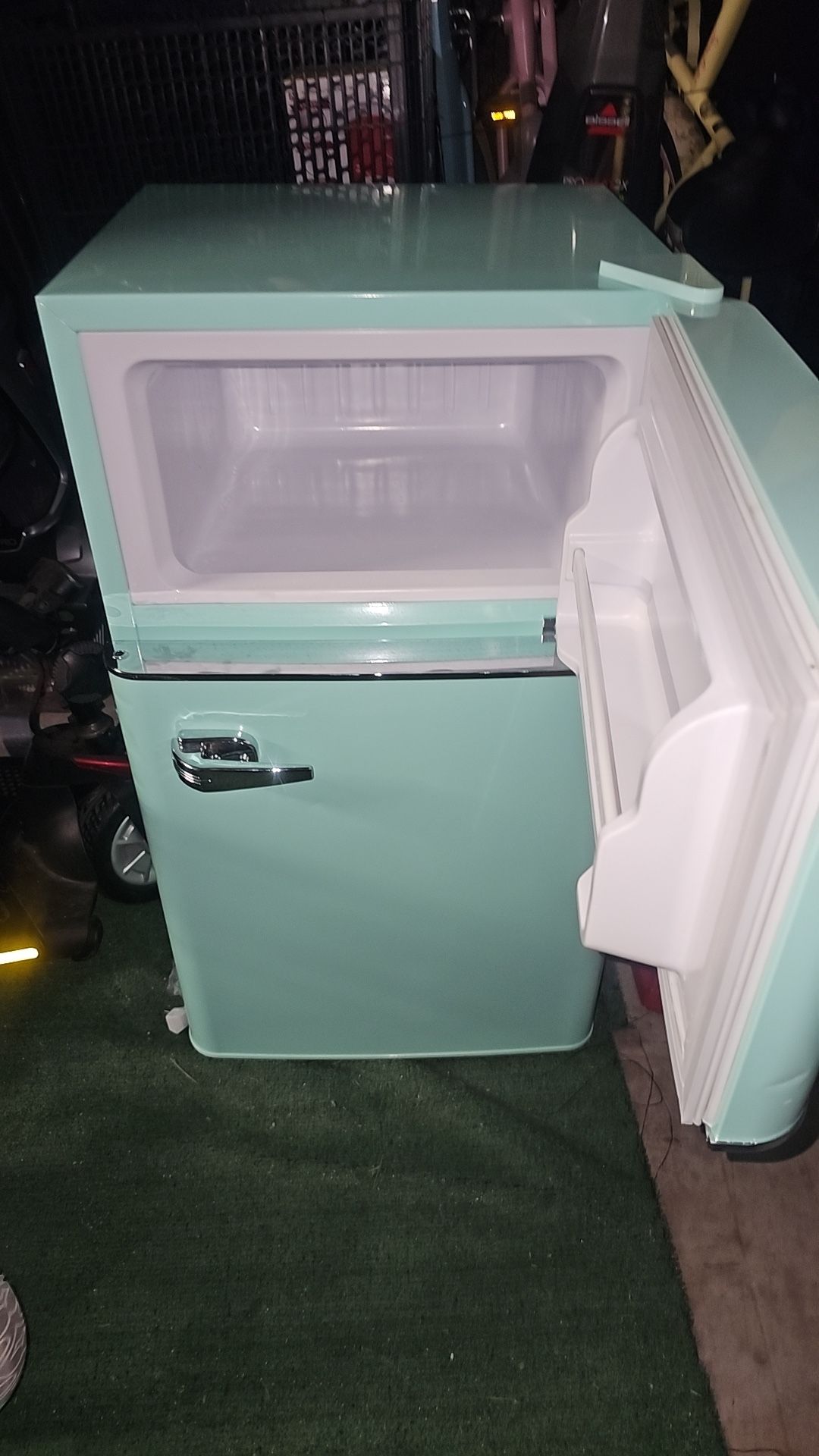 Magic Chef Mini Fridge