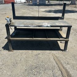 Work Bench/ Welding Table With Vise
