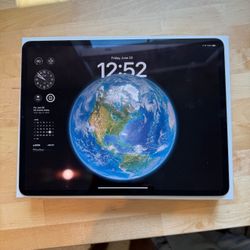 IPad Pro 12.9 Inch (6th generation) with Apple Pencil