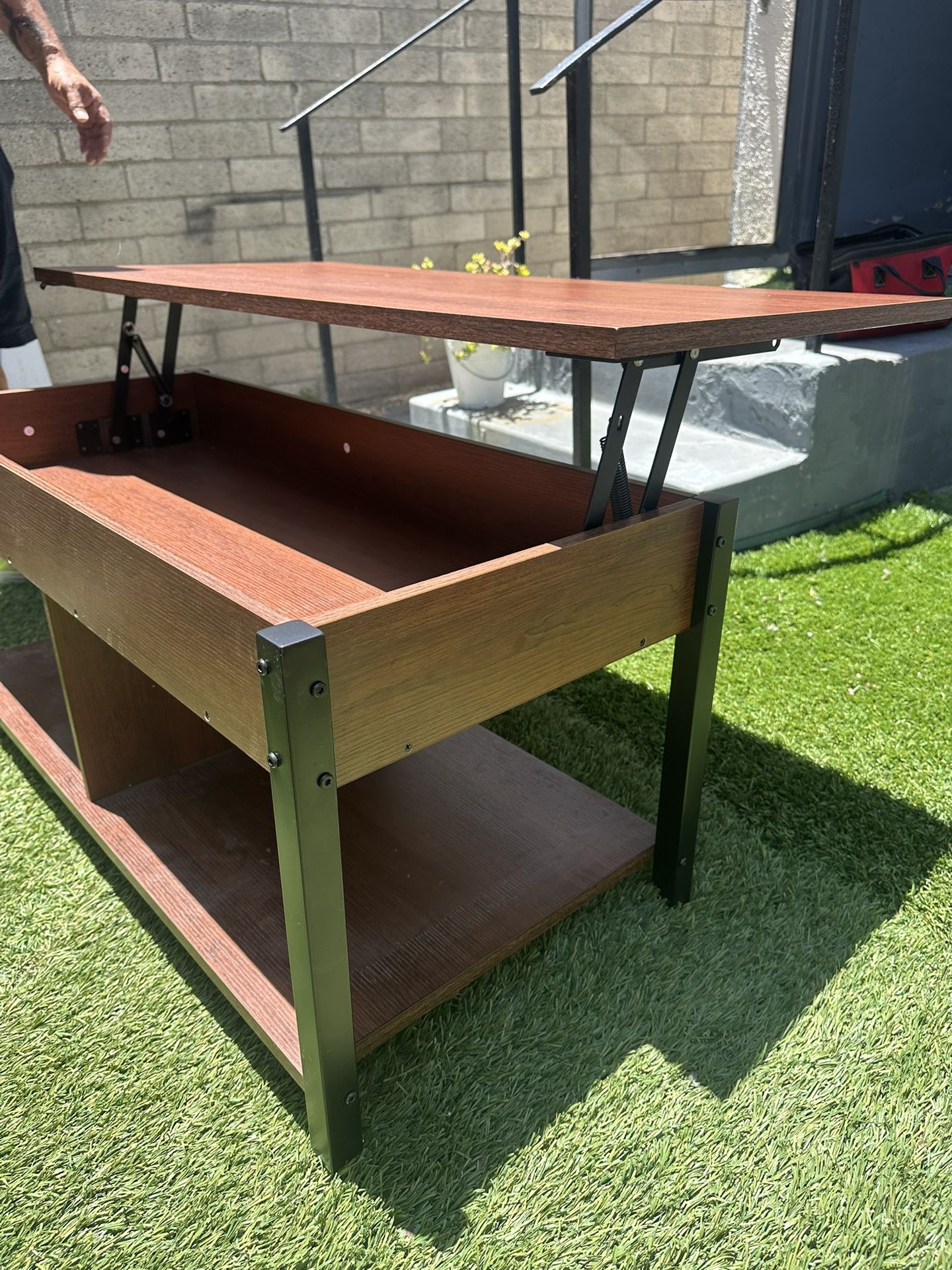 Coffe Table With Drawers And Storage Like New