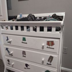Changing Table - Dresser With Storage 