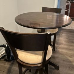 Table And Chairs 