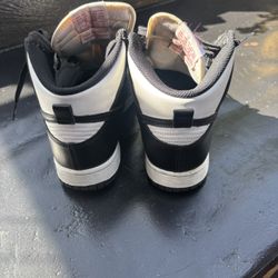 Nike Air Force 1    7.5 Y