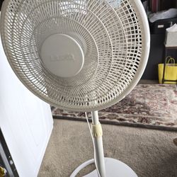 Lasko Upright Fan 3 Speed Oscillating $15.00